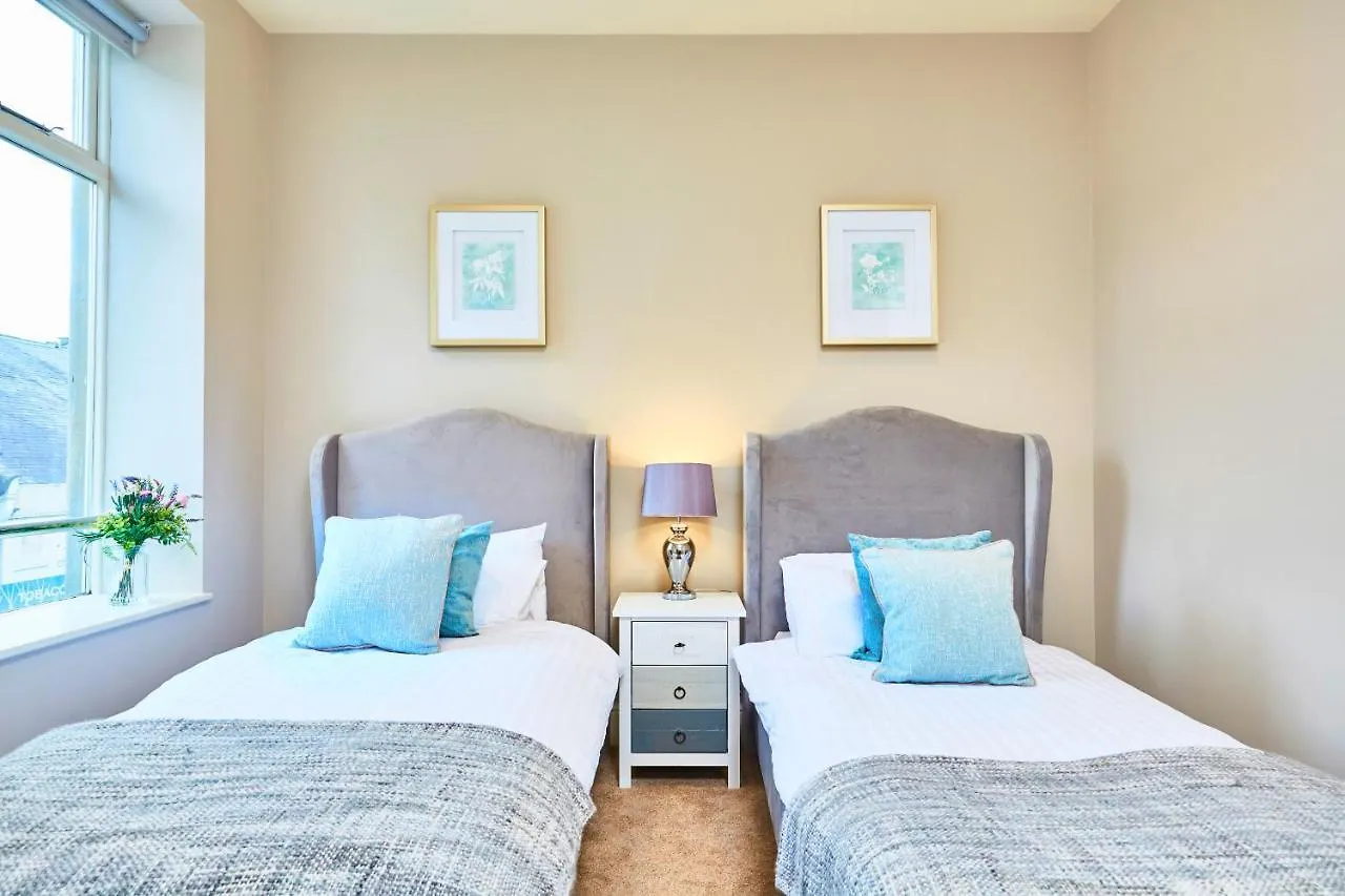 The Stylish Penthouse Of Harrogate - Sleeps 7 Apartment